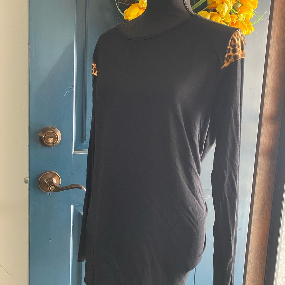 Like New Black Top